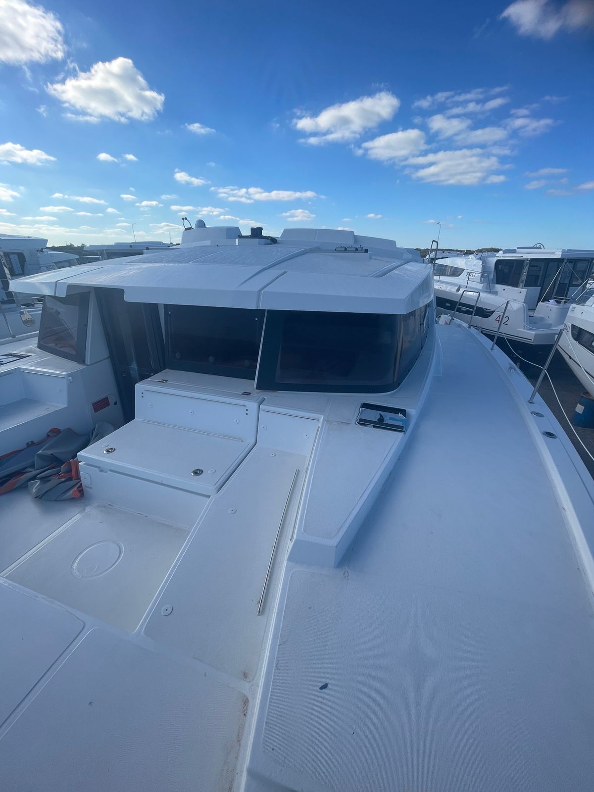 Bali 4.2 Exterior Slide